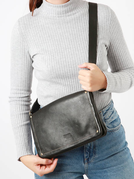 Cross Body Tas Boston Leder Basilic pepper Zwart boston BBOS01 ander zicht 1
